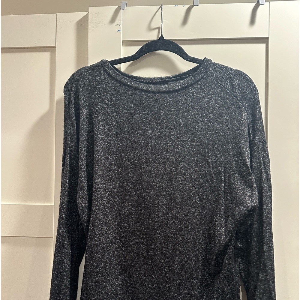 Black Cropped Long Sleeve. Women’s size small